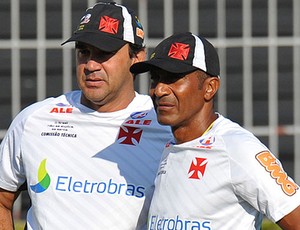 Ricardo Gomes e Cristovão Borges no treino do Vasco (Foto: Marcelo Sadio/Vasco.com.br)