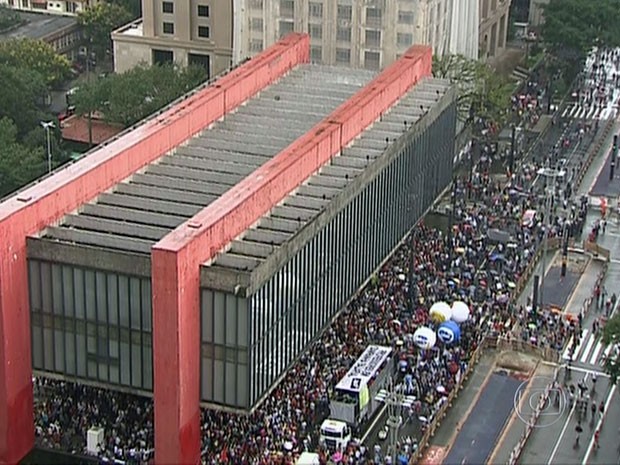 Ato dos professores no Masp nesta sexta-feira (Foto: Reprodução/TV Globo)