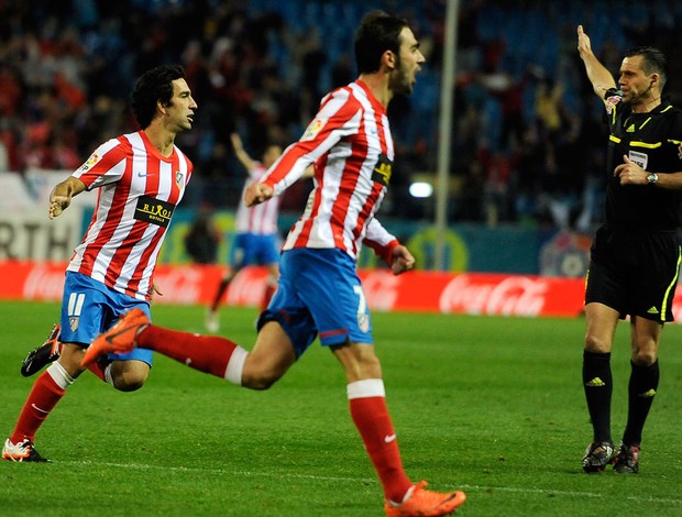 Adrian Lopez gol Atlético de Madrid (Foto: AFP)