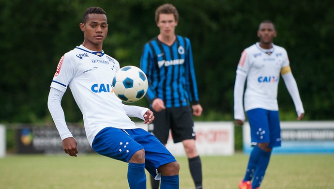 Volante Vander jogando pelo time Sub-20 do Cruzeiro, na Holanda (Foto: Foto: Fotoverstraaten) Volante Vander jogando pelo time Sub-20 do Cruzeiro, na Holanda (Foto: Foto: Fotoverstraaten)