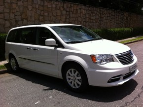 Primeiras Impressoes Chrysler Town Country Touring Auto Esporte G1