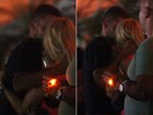 Antônia Fontenelle e diretor trocam beijos no show de Bruce Springsteen