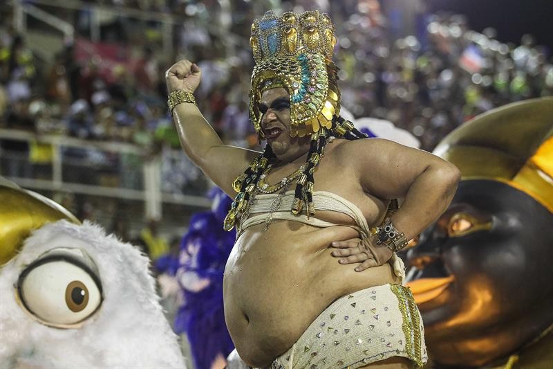As alas da União da Ilha trouxeram contos de fadas, teorias de filósofos, artes plásticas e moda