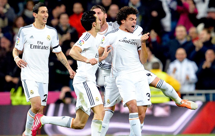 Pepe gol jogo do Real Madrid contra o Atlético de Madrid (Foto: AFP)