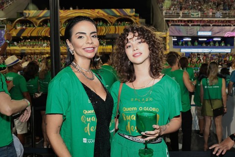 Belinha Lopes e Laryssa Ayres assistem o espetáculo no Camarote Quem
