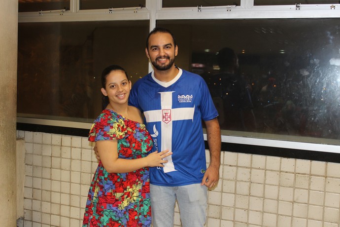 Gustavo Emanuel, vascaíno, com a mulher, Ligielle Fernanda (Foto: Wenner Tito )