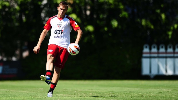 Rafael Toloi no treino do São Paulo (Foto: Marcos Ribolli)