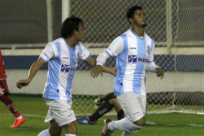 Keninha e Romário, macaé x mogi (Foto: Tiago Ferreira / Divulgação)