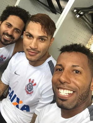 Encostado no Timão, Vitor Júnior dá recado: 