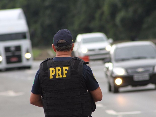 Lei do Farol Baixo começou a valer em 8 de julho (Foto: Divulgação / Polícia Rodoviária Federal)