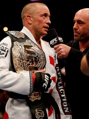 UFC 158 Georges St. Pierre e JOe ROgan (Foto: Agência Getty Images)