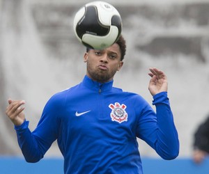 Após intensa negociação, André diz não ao Sport e segue no Corinthians