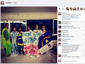 Maria Gadú publicou foto em seu Twitter a favor dos protestos (Foto: Reprodução/Instagram)