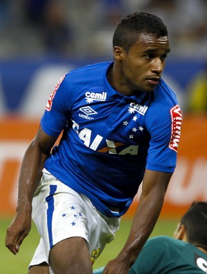 Élber; Cruzeiro (Foto: Washington Alves/Light Press)