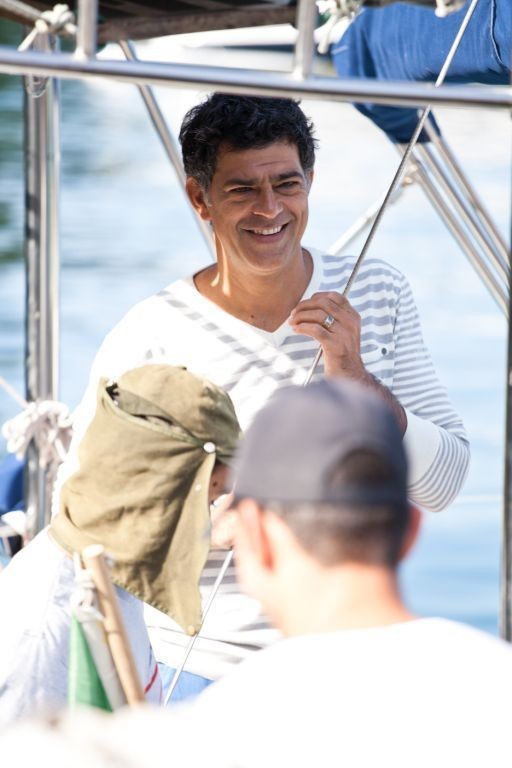 Eduardo Moscovis fotografa para nova campanha da Cartago (Foto: Raphael Lucena/Divulgação)