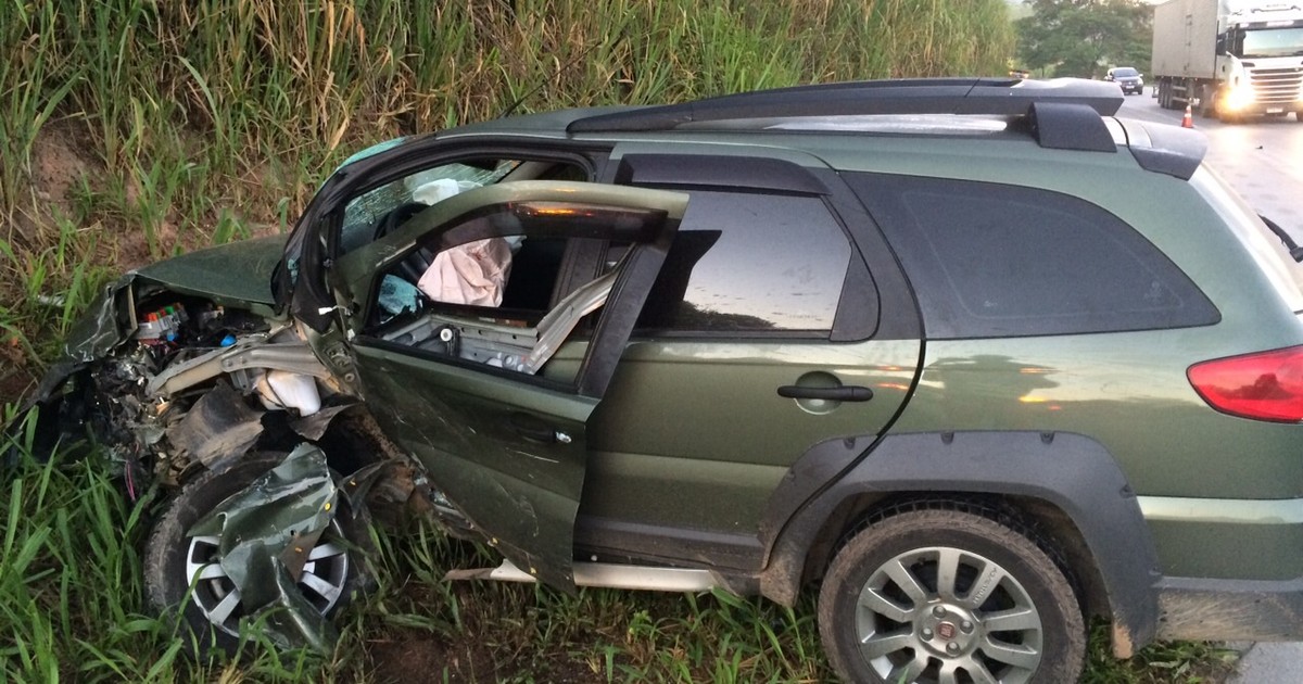 G1 Acidente Entre Carros Deixa 1 Morto Na Br 101 Em Cachoeiro Es