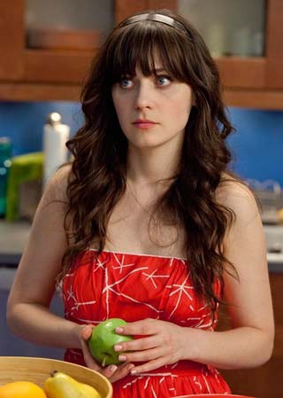 Zooey Deschanel interpreta Jess em look supervintage, no seriado New Girl (Foto: Divulgação)