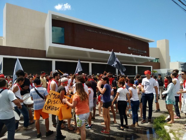 Grupo fez protesto contra Sérgio Moro e processo de impeachment (Foto: André Resente / G1)