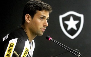 Mario Risso apresentado no Botafogo (Foto: Vitor Silva / SS Press)