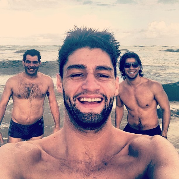 Munhoz (ao centro), Mariano (à direita) e amigo (Foto: Reprodução/Instagram)