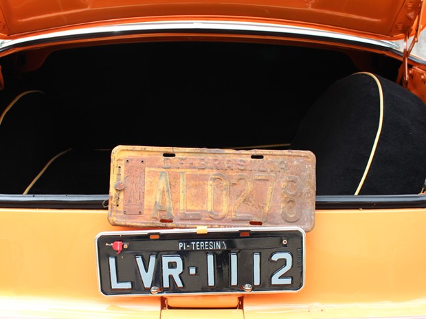 O carro, da marca estadunidense Ford, tem placa original AL 0278 – DF Brasília (Foto: Patrícia Andrade/G1)