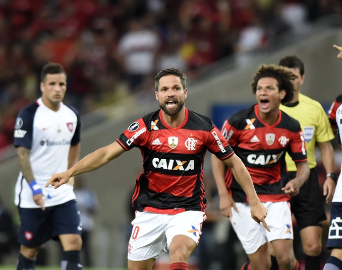 Diego abre para o Flamengo contra o San Lorenzo (Foto: André Durão) Diego abre para o Flamengo contra o San Lorenzo (Foto: André Durão)