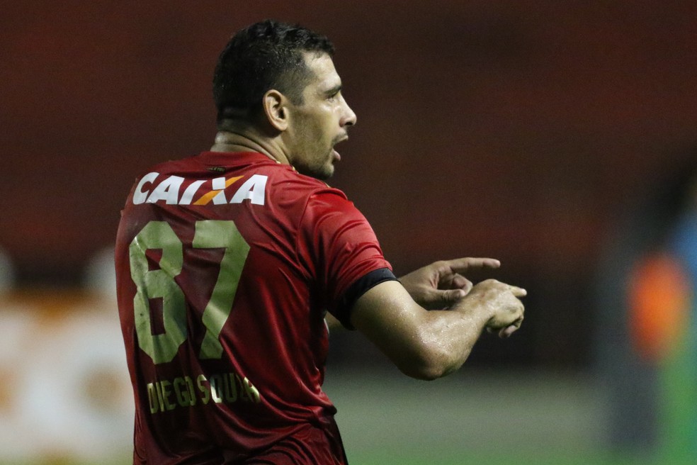 Diego Souza não apareceu no treino do Sport neste sábado  (Foto: Aldo Carneiro / Pernambuco Press)