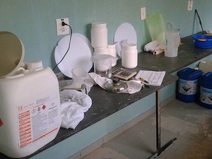 Laboratório em Conchal onde era produzida a suposta fosfoetanolamina (Foto: Polícia Civil/Divulgação)
