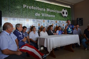 Em coletiva de imprensa, VEC alfineta Palmeiras (Foto: Lauane Sena)