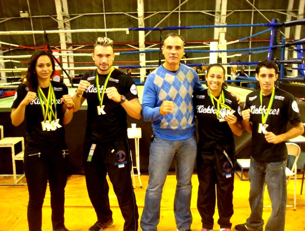 Bárbara Nepomuceno, Adriano Krause, Thiara Borghardt e Stallony Maycon representam o ES no mundial de kickboxing (Foto: MMA Capixaba)