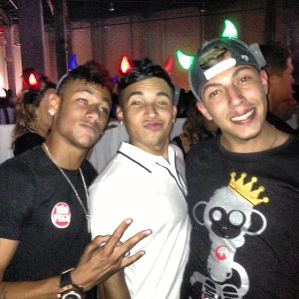 Neymar e amigos em festa (Foto: Reprodução_Instagram)