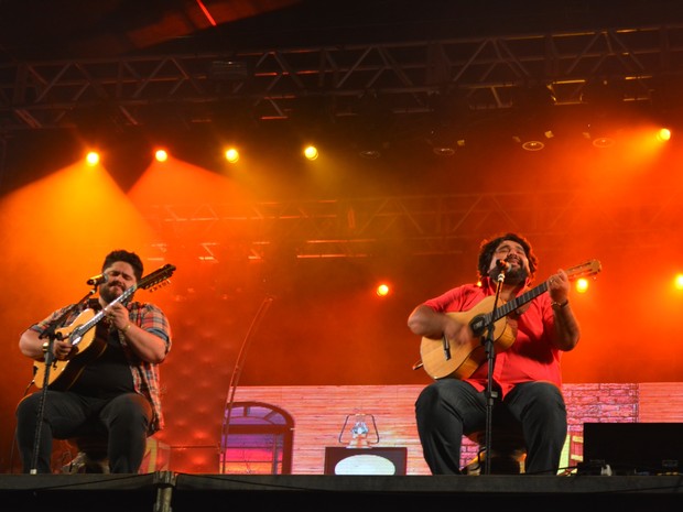 César Menotti e Fabiano cantaram pela primeira vez em Ariquemes (Foto: Jonatas Boni/ G1)