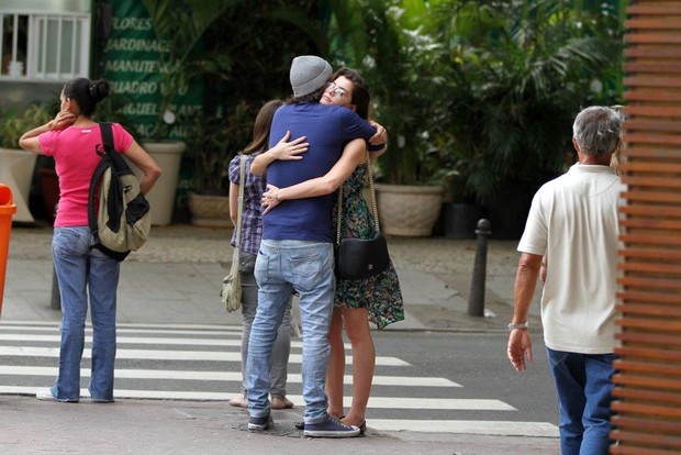 Alinne Moraes e namorado (Foto: André Freitas / AgNews)