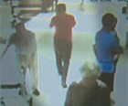 Câmeras flagram suspeitos de roubo a turista (Reprodução/GloboNews)