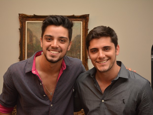 Rodrigo Simas e Bruno Gissoni em evento no Recife, em Pernambuco (Foto: Felipe Souto Maior/ Divulgação)