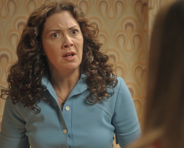 A professora se assusta ao saber que Rafa quase foi atropelado (Foto: TV Globo)