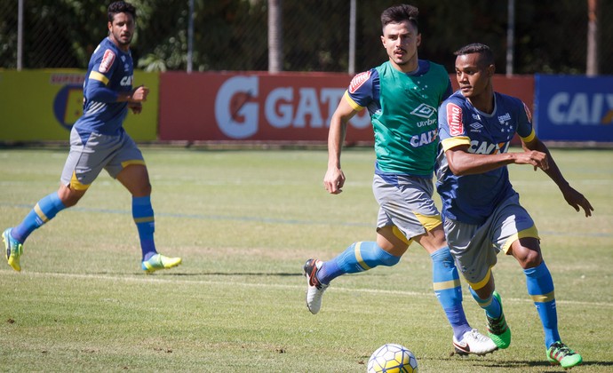 Vander treinou com os profissionais, na Toca da Raposa II, em 2016 (Foto: Vinnícius Silva - Cancha Assessoria) Vander treinou com os profissionais, na Toca da Raposa II, em 2016 (Foto: Vinnícius Silva - Cancha Assessoria)