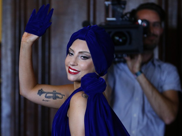 Lady Gaga em entrevista coletiva em Bruxelas, na Bélgica (Foto: Yves Herman/ Reuters)