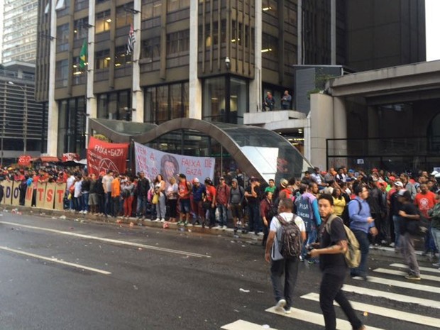 Ocupação segue no prédio da Presidência da República, após confusão em ato (Foto: Lívia Machado/G1)
