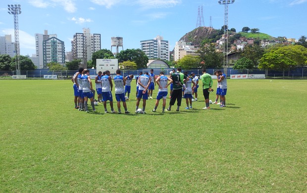 Treino do Vitória-ES, Campeonato Capixaba 2013, sob comando do preparador Wagner Nascimento (Foto: Bruno Marques/Globoesporte.com)