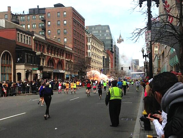 atentado maratona Boston bomba (Foto: Reproduo / Twitter @Boston_to_a_T)