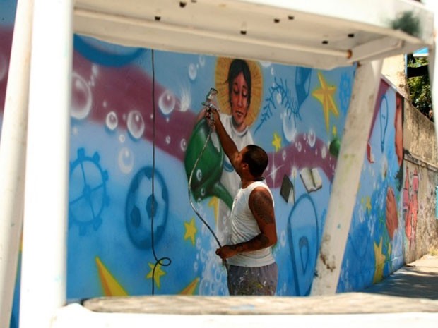 Angelo é o representante do Favela Painting no Brasil (Foto: Divulgação/Fundação Favela Painting)