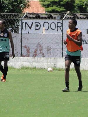 Moisés, lateral-esquerdo do Comercial (Foto: Gabriel Lopes / Comercial FC)