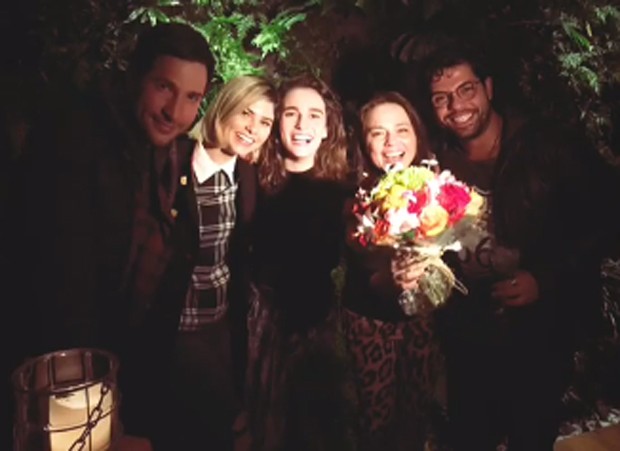 Vivianne Pasmanter comemora seus 47 anos com amigos e o namorado, Thiago Teitelroit (esq) (Foto: Reprodução/Instagram) Vivianne Pasmanter comemora seus 47 anos com amigos e o namorado, Thiago Teitelroit (esq) (Foto: Reprodução/Instagram)