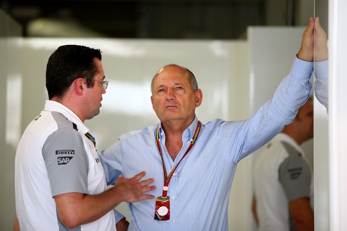 Eric Boullier e Ron Dennis, comandantes da McLaren, estão confiantes para GP da Austrália (Foto: Getty Images) Eric Boullier e Ron Dennis, comandantes da McLaren, estão confiantes para GP da Austrália (Foto: Getty Images)
