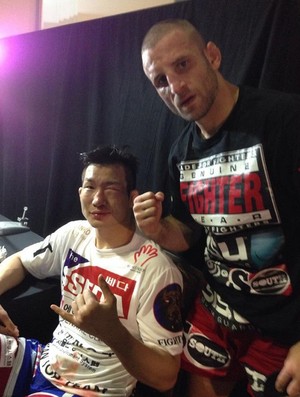 Tarec Saffiedine cingapura ufc mma (Foto: Reprodução ) Tarec Saffiedine cingapura ufc mma (Foto: Reprodução )