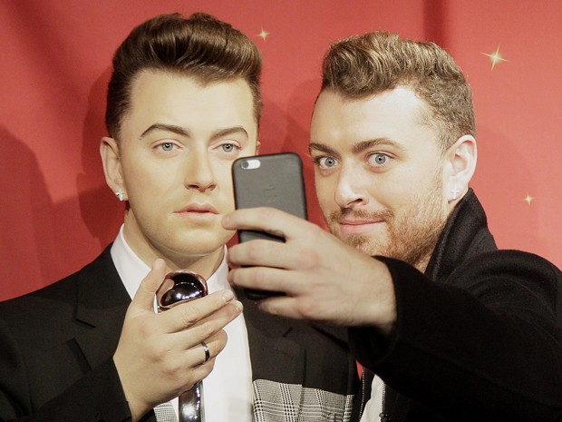 Sam Smith inaugura sua estátua de cera em San Francisco (Foto: AP Photo/Jeff Chiu) Sam Smith inaugura sua estátua de cera em San Francisco (Foto: AP Photo/Jeff Chiu)