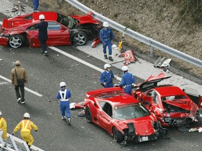 Acidente Com Ferrari No Japão