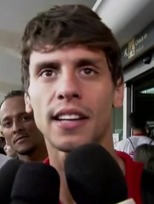 Rodrigo Caio, zagueiro do São Paulo; desembarque (Foto: Reprodução SporTV)