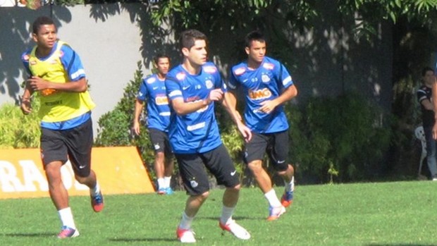 Miralles treino Santos (Foto: Lincoln Chaves/Globoesporte.com)